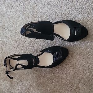 Women's Black Open-Toe Shoes